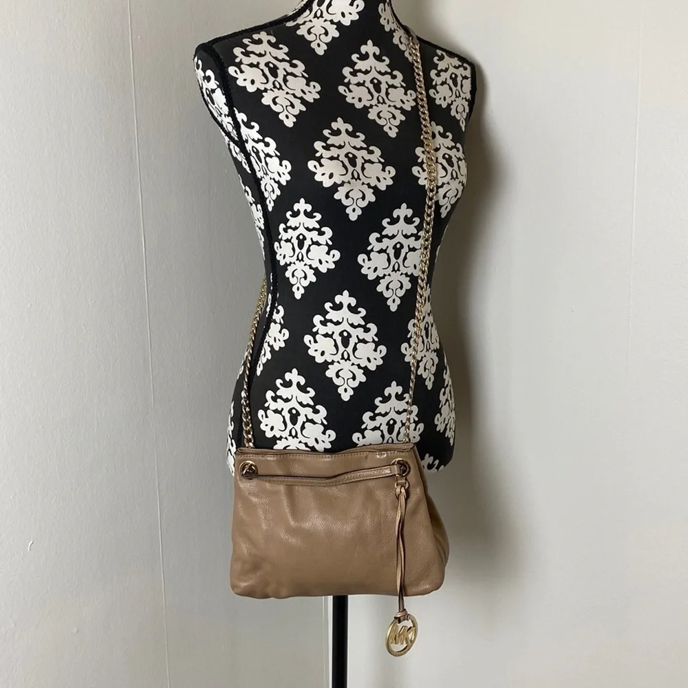 Michael Kors Chain Straps Jet Set Crossbody/Shoulder Bag